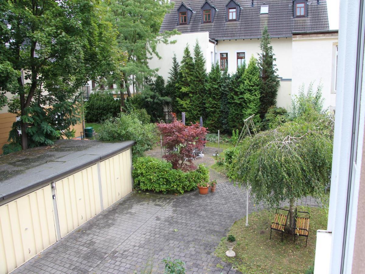 Apartments Und Zimmer Gaestehaus Matthias Dresde Exterior foto