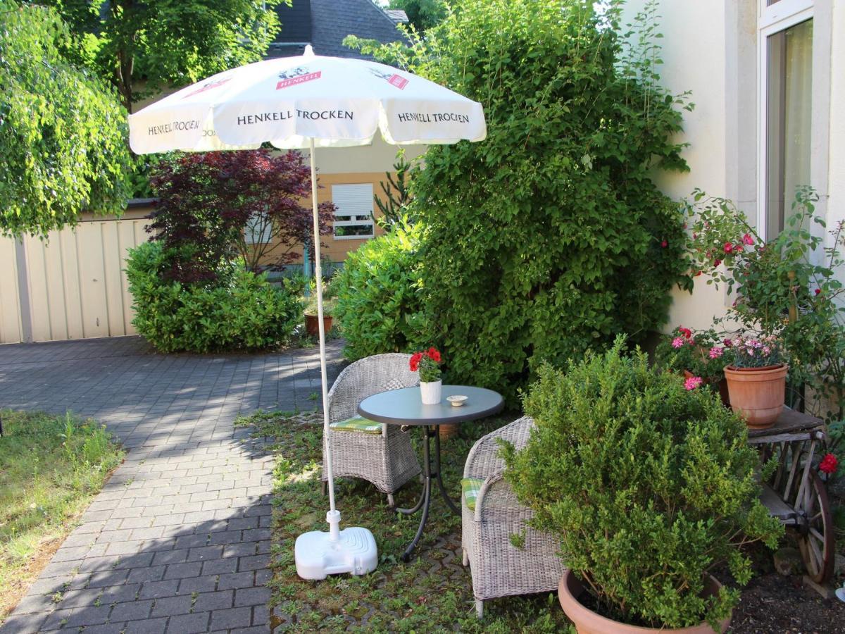 Apartments Und Zimmer Gaestehaus Matthias Dresde Exterior foto