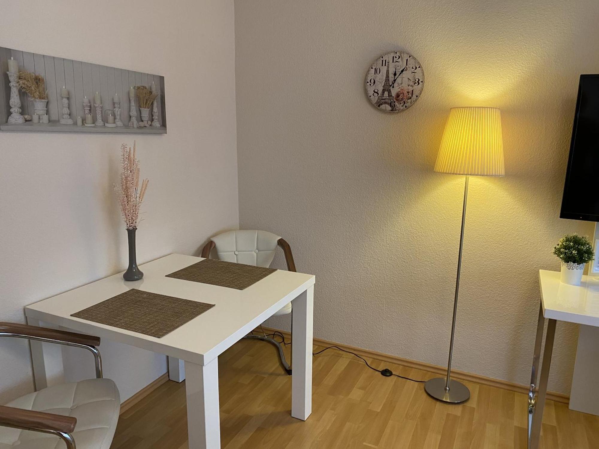 Apartments Und Zimmer Gaestehaus Matthias Dresde Habitación foto